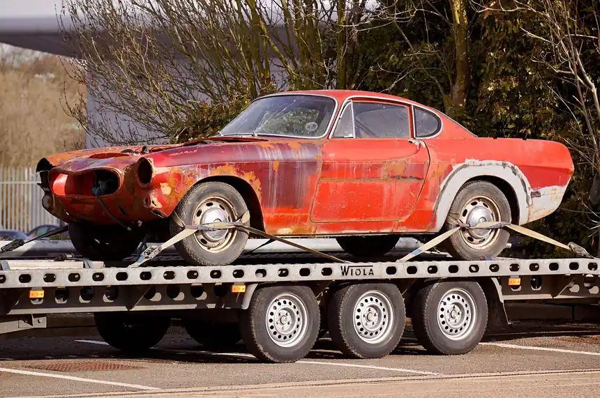 Checking a car before loading